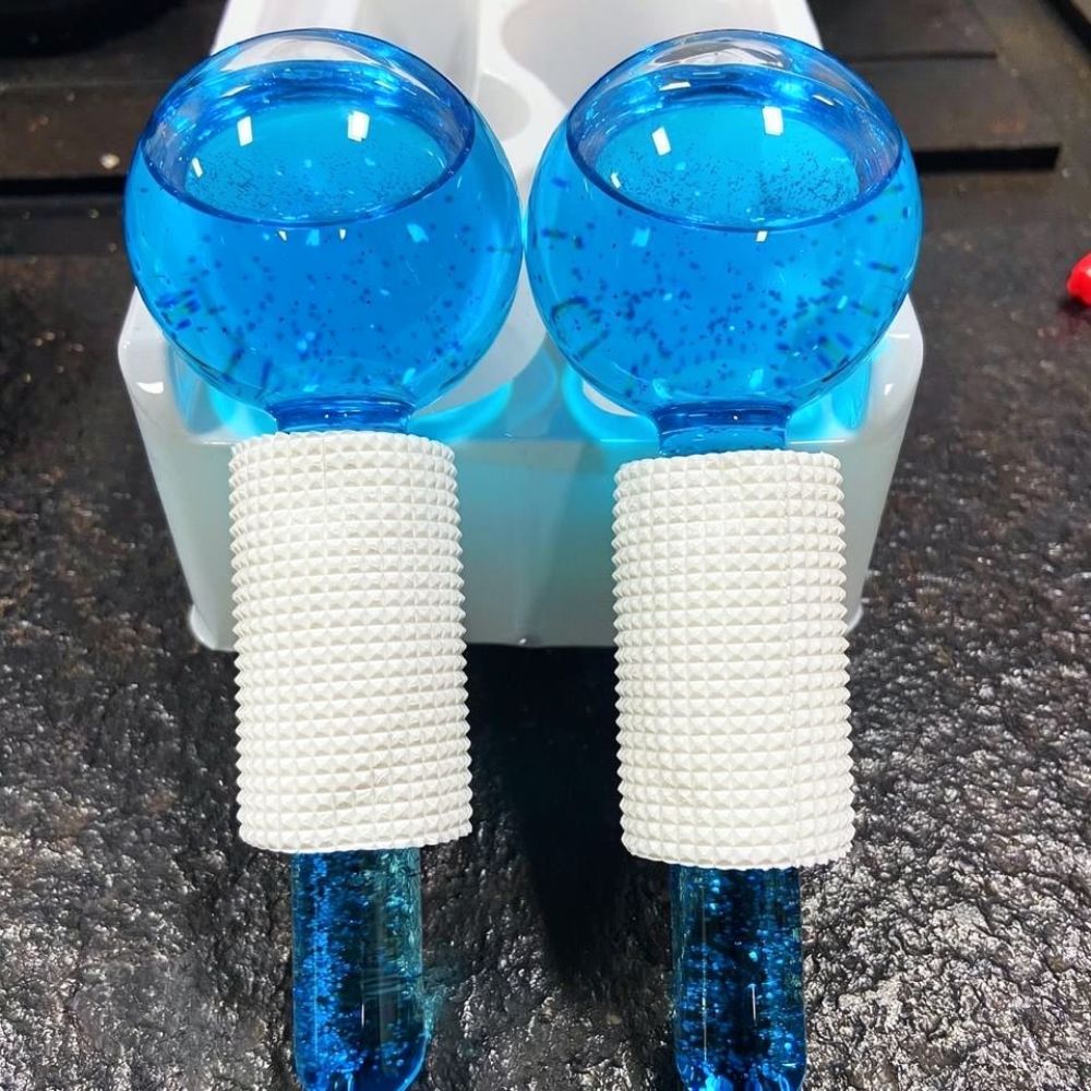كرات الثلج للتدليك البارد للوج - مراجعة Face Ice Roller Puffiness وسعره
